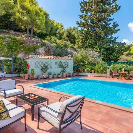 Villa Ambassador